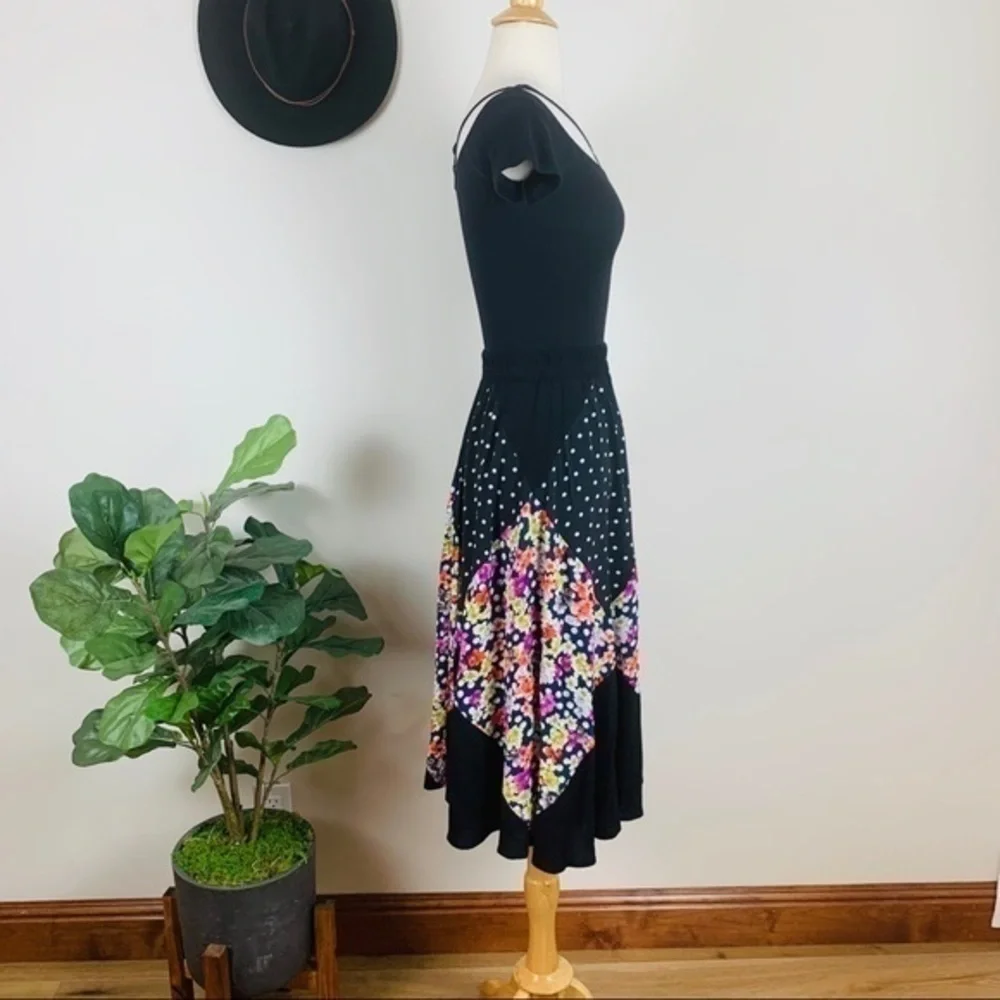 Anthropologie diamonds floral skirt. Size 0